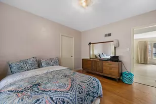 5644 N Paradise Ln, Glendale, WI 53209 - Photo 27