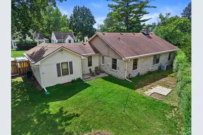 5644 N Paradise Ln, Glendale, WI 53209 - Photo 39
