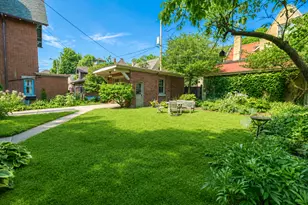 2625 N Wahl Ave, Milwaukee, WI 53211 - Photo 37