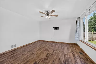 9820  70th St, Kenosha, WI 53142 - Photo 11