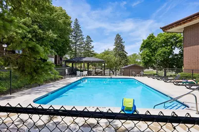 N85W15700  Ridge Rd #307, Menomonee Falls, WI 53051 - Photo 27