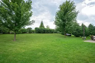 4011 W Whispering Ridge Pass, Franklin, WI 53132 - Photo 35