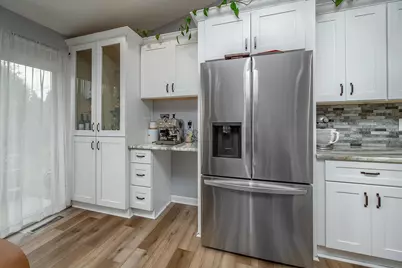 4011 W Whispering Ridge Pass, Franklin, WI 53132 - Photo 11