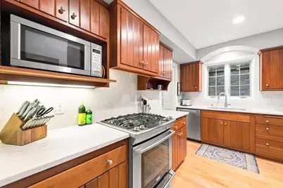 2516 N 90th St, Wauwatosa, WI 53226 - Photo 15