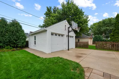 2516 N 90th St, Wauwatosa, WI 53226 - Photo 45