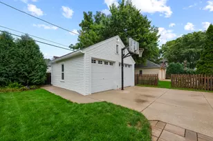 2516 N 90th St, Wauwatosa, WI 53226 - Photo 45