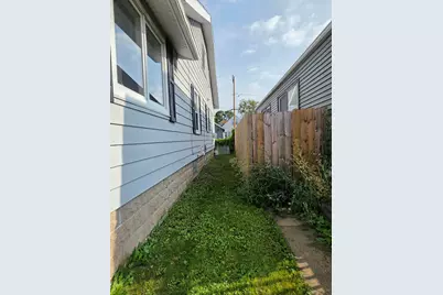 9301 W Greenfield Ave, Milwaukee, WI 53214 - Photo 29