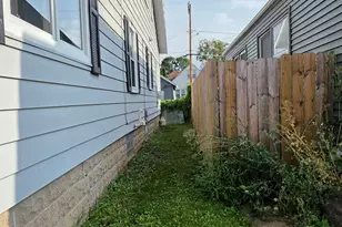 9301 W Greenfield Ave, Milwaukee, WI 53214 - Photo 29