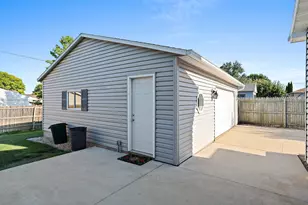 1525 S 25th St, Manitowoc, WI 54220 - Photo 5