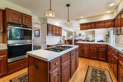 10434 N Haddonstone Pl, Mequon, WI 53092 - Photo 7