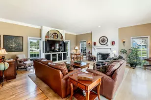 10434 N Haddonstone Pl, Mequon, WI 53092 - Photo 13