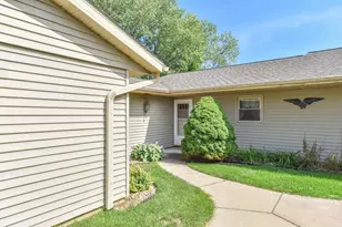 106 Tamarack Cir, Hartford, WI 53027 - Photo 23