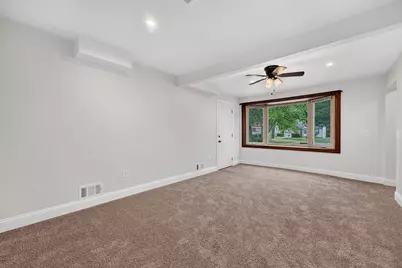 744 N 115th St, Wauwatosa, WI 53226 - Photo 17
