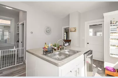 2572 S Howell Ave, Milwaukee, WI 53207 - Photo 25