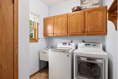 1907  Evenson Dr, Onalaska, WI 54650 - Photo 11