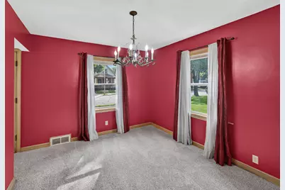 1641 S 81st St, West Allis, WI 53214 - Photo 9