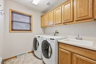 7844  Lakeview Rd, Racine, WI 53185 - Photo 17