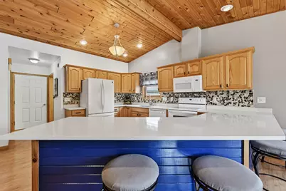 7844  Lakeview Rd, Racine, WI 53185 - Photo 13