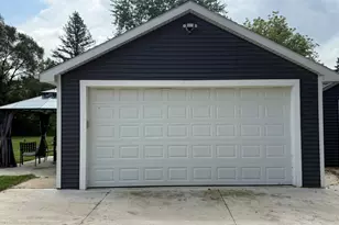 223 W State Rd, North Prairie, WI 53153 - Photo 7