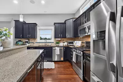1347 W Stillwater Cir, Mequon, WI 53092 - Photo 9