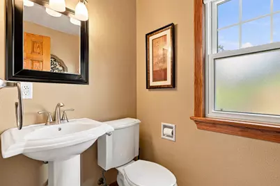 2214  Fairmont St, Manitowoc, WI 54220 - Photo 11