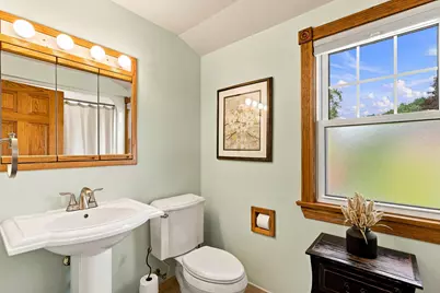 2214  Fairmont St, Manitowoc, WI 54220 - Photo 19