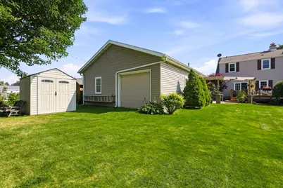 2214  Fairmont St, Manitowoc, WI 54220 - Photo 39