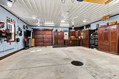 2214  Fairmont St, Manitowoc, WI 54220 - Photo 5