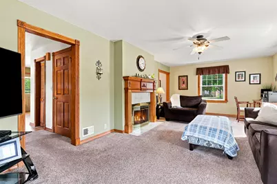 2214  Fairmont St, Manitowoc, WI 54220 - Photo 9
