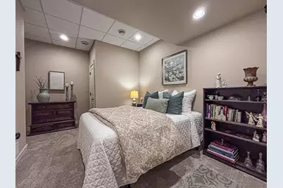 3607  Oak Valley Ln, Waukesha, WI 53188 - Photo 33