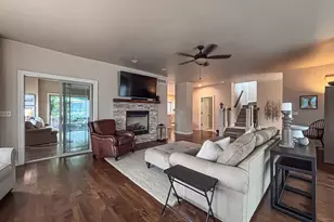 3607 Oak Valley Ln, Waukesha, WI 53188 - Photo 9