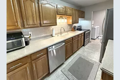 W170N11411  Armada Dr #5, Germantown, WI 53022 - Photo 9