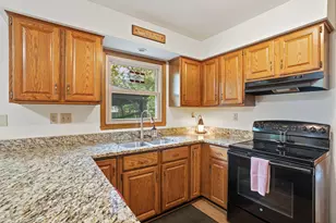 2910 Northbridge Dr, Racine, WI 53404 - Photo 7