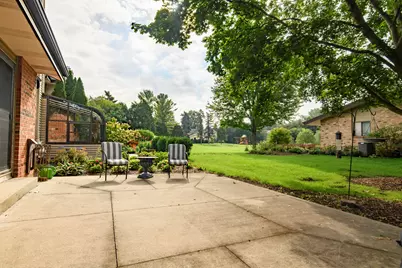 880  Pilgrim Pkwy, Elm Grove, WI 53122 - Photo 35