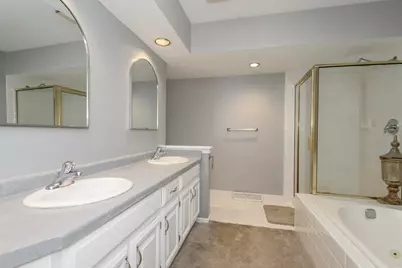 880  Pilgrim Pkwy, Elm Grove, WI 53122 - Photo 17
