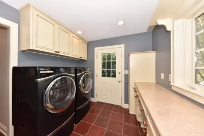 W176N8474  Sunset Ridge Dr, Menomonee Falls, WI 53051 - Photo 27