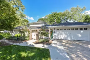 W176N8474 Sunset Ridge Dr, Menomonee Falls, WI 53051 - Photo 1