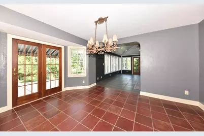 W176N8474  Sunset Ridge Dr, Menomonee Falls, WI 53051 - Photo 7