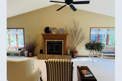 3989  Arrowhead Ct, Sheboygan, WI 53083 - Photo 7
