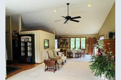 3989  Arrowhead Ct, Sheboygan, WI 53083 - Photo 11