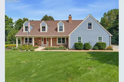149  Hickory Dr, Delafield, WI 53018 - Photo 1