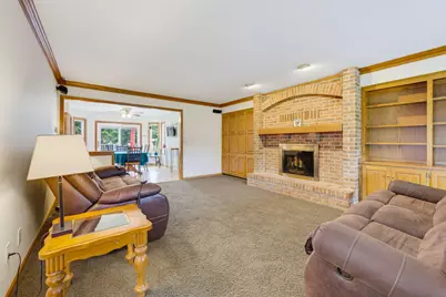 149  Hickory Dr, Delafield, WI 53018 - Photo 11