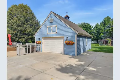 149  Hickory Dr, Delafield, WI 53018 - Photo 37