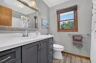W158N10439 Old Farm Rd, Germantown, WI 53022 - Photo 25
