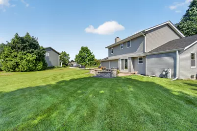 W158N10439  Old Farm Rd, Germantown, WI 53022 - Photo 5