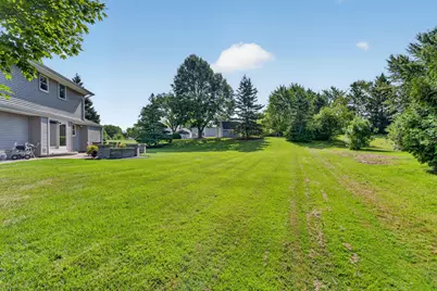 W158N10439  Old Farm Rd, Germantown, WI 53022 - Photo 7