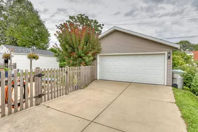 8164 W Dixon St, Milwaukee, WI 53214 - Photo 15