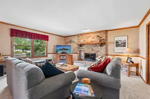306 W Juniper Dr, Grafton, WI 53024 - Photo 3