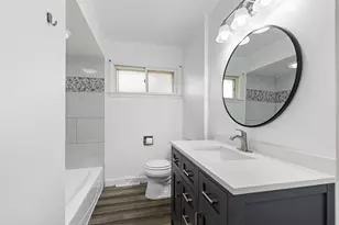 8128 W Sunbury Ct, Milwaukee, WI 53219 - Photo 13