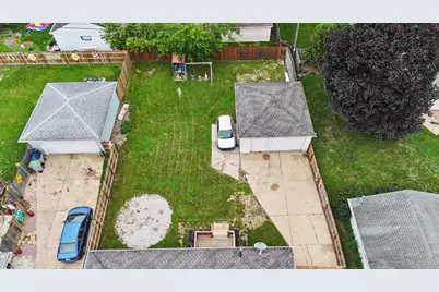 8128 W Sunbury Ct, Milwaukee, WI 53219 - Photo 19
